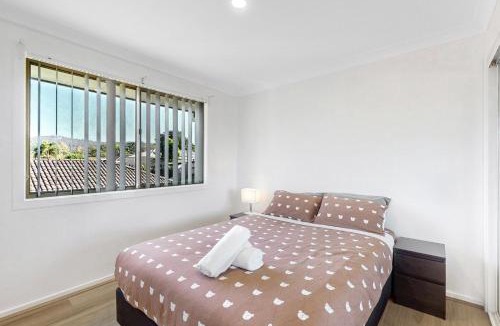 Upper Coomera House | 4Bed Family Home -Golden Moments