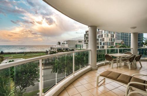 Main Beach Apartment | Xanadu Resort