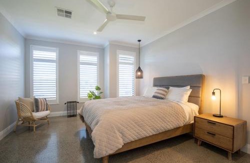 Dunsborough House | Kawana Retreat - modern Dunsborough holiday haven.
