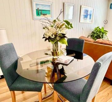 Frankston Apartment | Convenient Sunset Beach and Garden