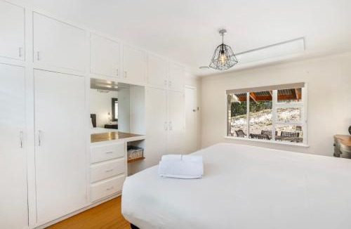 Bellerive House | Stunning Home with River Views