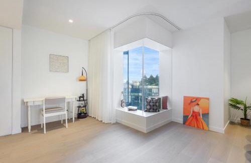 Barangaroo Apartment | Spacious 3BR in Barangaroo with Free Parking near CBD
