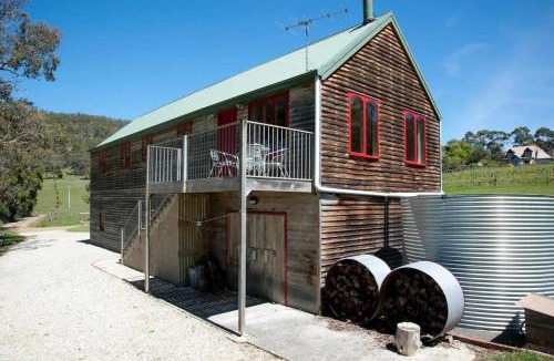 Kettering Apartment | The Wine Loft - A unique family getaway at Herons Rise Vineyard
