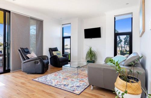Geographe House | Two-Storey with Marina Views