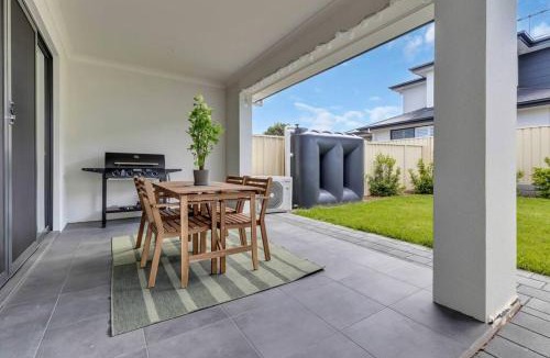 Paradise House | Paradise Family Home, Close to CBD & Amenities