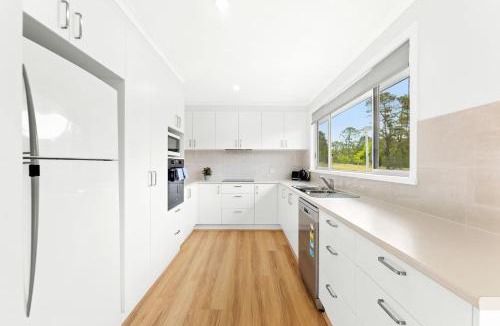 Dalmeny House | 19 Mort Avenue - Dalmeny Lakeside
