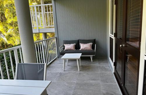 Noosaville Apartment | Serenity style and space in tropical surrounds