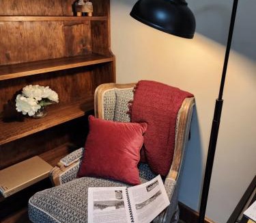 South Hobart Villa | Bowen Toft House- South Hobart, home from home