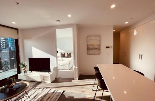 Box Hill Apartment | Cozy Retreat Central Box Hill the Place to Stay