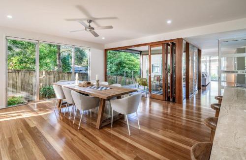 Moffat Beach House | Headlands Hideaway - Pet Friendly Home at Moffs