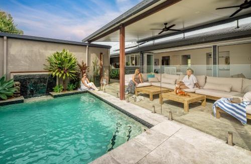 Bokarina House | Pet Friendly House Opposite Bokarina Beach