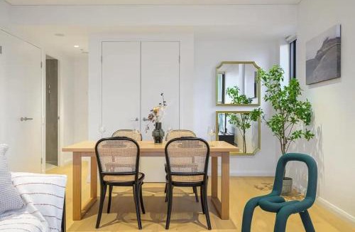 Macquarie Park Apartment | Brand new 2BD Modern Apt near MQ shopping centre
