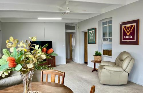 Bathurst House | Cottage on Manilla - Bathurst - Centrally located