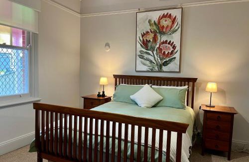 Bathurst House | Cottage on Manilla - Bathurst - Centrally located