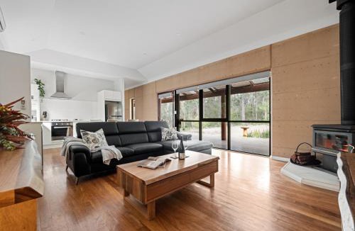 Rosa Glen Ski Chalet | Jarrah Grove Forest Retreat - Adults Only Luxury Chalet