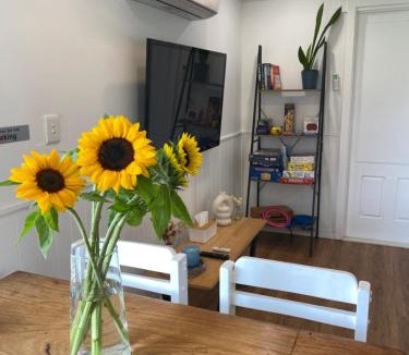 Woombye House | Pet friendly cozy cabin