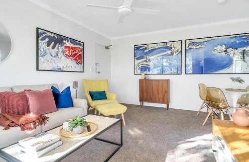 Crows Nest Apartment | 'The Crows Nest=' - Stylish =& Chic, North Sydney