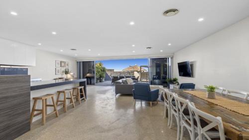 Sapphire Beach House | Beachfront #12 - Direct Beach Access, Pet Friendly, 5Bed 4Bath