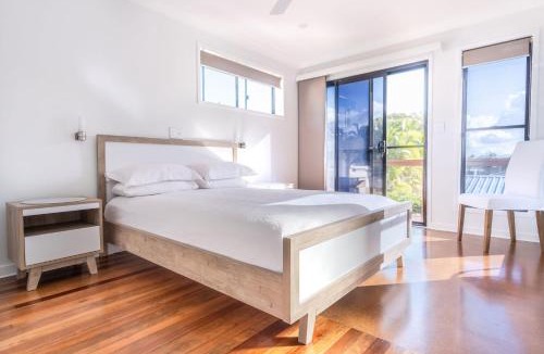 Caloundra House | Kings Beach Home with Pool and Putt Putt