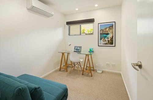Dicky Beach House | Home away from Home at Dicky Beach