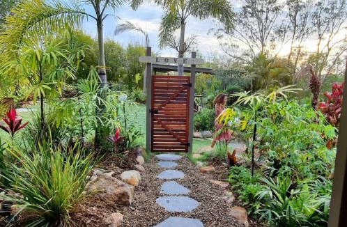 Tallebudgera Valley House | Healing Garden Bed & Breakfast - Ubud