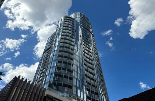 Moonee Ponds Apartment | Rise to the top!