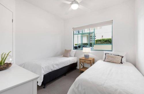 Sunrise Beach Apartment | Tingira - Idyllic entertainer on the beach