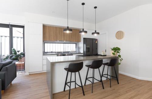 Brown Hill House | Loxi's Retreat Short Stays