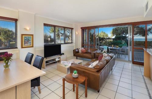 Kings Beach Apartment | Pandanus Court