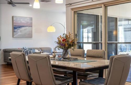 Largs North Villa | Sailors' Retreat - Family Pool Oasis by Largs Beach