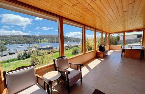Kettering House | Stunning Water front view House at Kettering