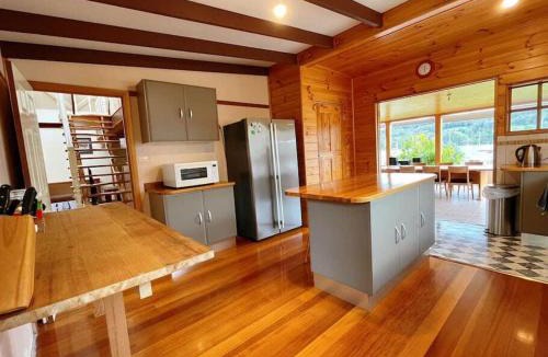 Kettering House | Stunning Water front view House at Kettering