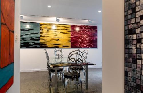 Mount Stuart Villa | Kate Owen Art House
