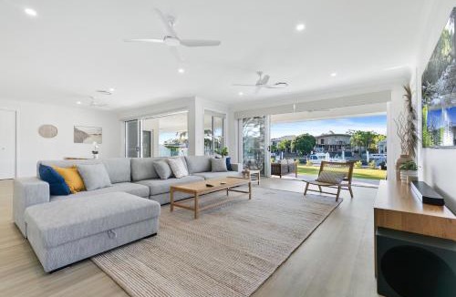 Banksia Beach House | Osprey Oasis
