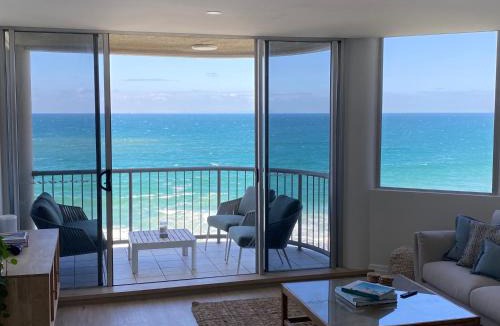 Caloundra Apartment | Monterey Lodge - Unit 18, 27 Warne Terrace, Kings Beach Caloundra