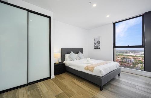 Liverpool Apartment | Liverpool Brand new 2 Br Apt City View Parking