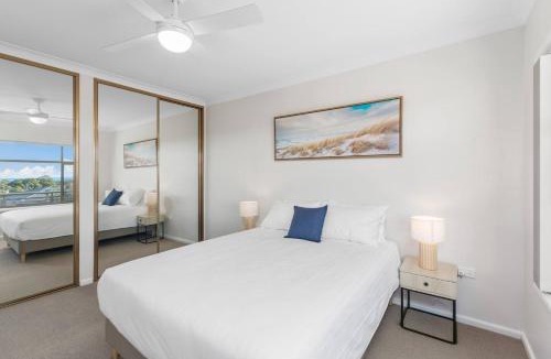 Barrack Heights House | Seaview Escape - Beach Family Getaway with Games