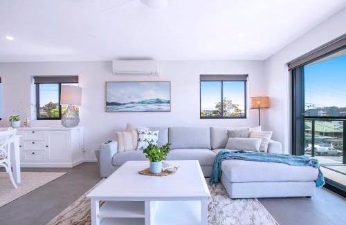 Redcliffe Apartment | HOT Stylish Costal 3 ensuite apartment on Redcliffe, Brisbane
