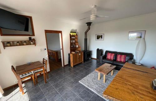 Mooloolah Valley Apartment | Tunnel Ridge Outlook