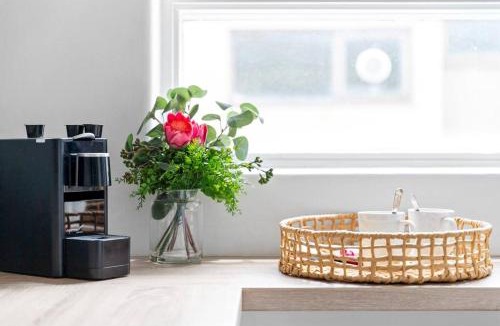 Balaclava Apartment | Bright and Sunny Gem on Hotham