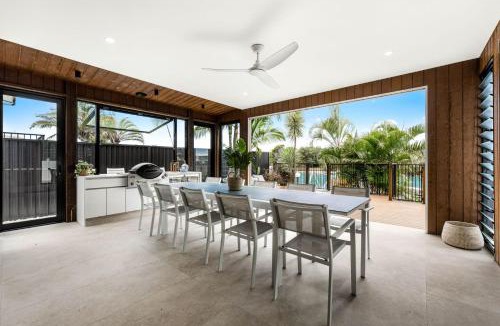 Mooloolaba House | 7 bedroom home on Mooloolaba canal