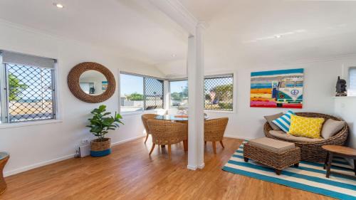 Beachmere House | Dog Lovers Retreat