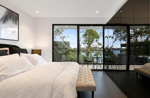 Kyle Bay House | Luxury Waterside Home Sanctuary