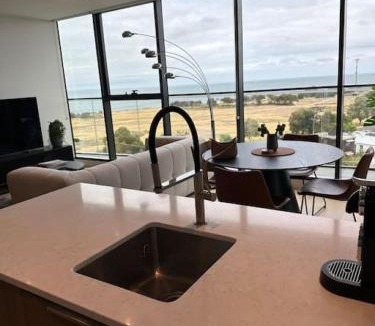 Williamstown Apartment | Modern 2 BRM Apt in Williamstown