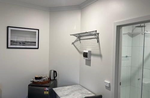 Golden Square Hotel | BENDIGO BOTANIC MOTEL- Oil Friendly Price