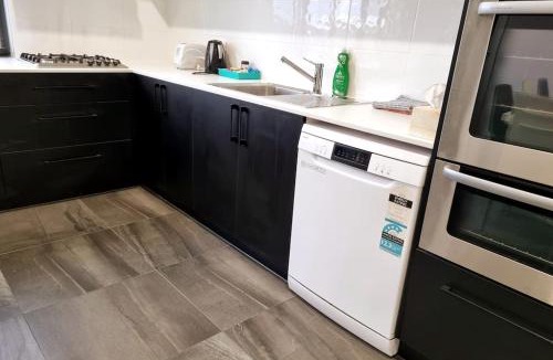 St. Kilda East Apartment | Spacious Modern Apartment - St Kilda East