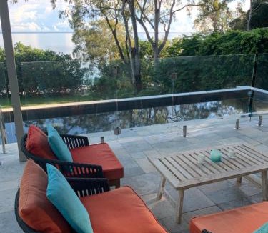 Oak Beach Villa | Beachfront Dolphin Cabin