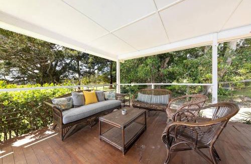 Coomba Bay House | Katandra Homestead, farm on the lake, close to beaches and national park