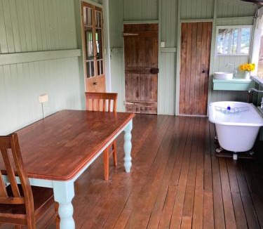 King Scrub House | Dayboro - Blue Ridge Lavender Cottage