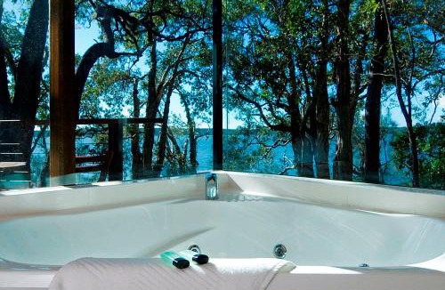 Weyba Downs Resort | Eumarella Shores Noosa Lake Retreat
